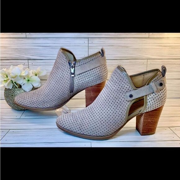 Franco Sarto Suede Dale 2 Perforated Tan Ankle Bootie Block Heel S:9.5 EUCw/Box - Picture 7 of 10